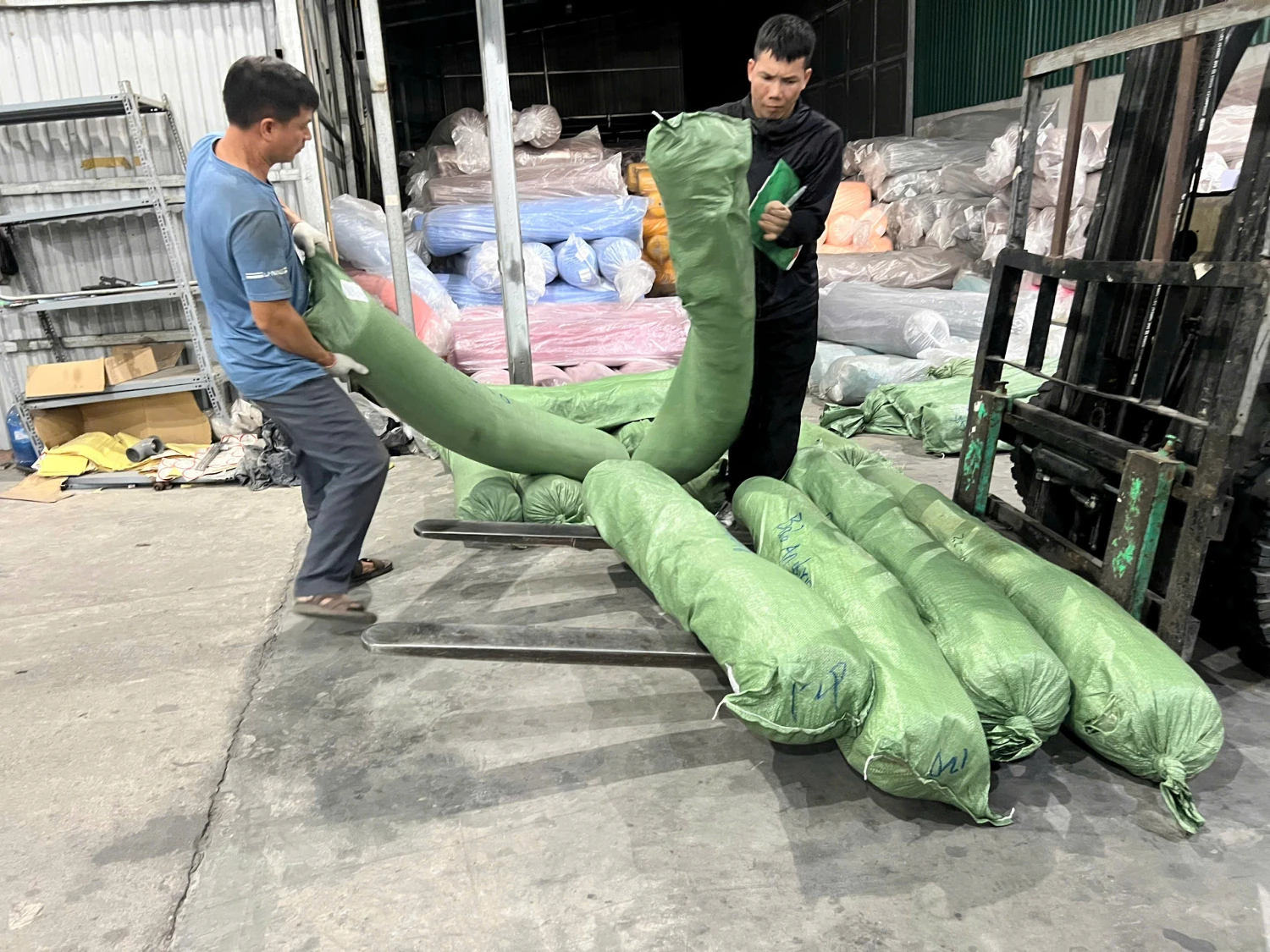 Checklist 7 bước giúp xưởng may nhập vải an toàn – đúng tiến độ